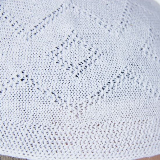 صورة طاقية رجالي لون أبيض